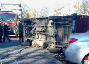 mingecevirde-mikroavtobus-asdi-yaralilar-var