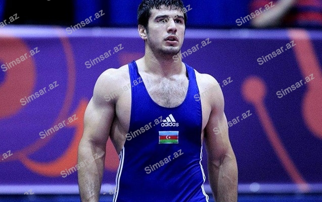 azerbaycan-yunan-roma-gulescisi-ermenini-meglub-edib