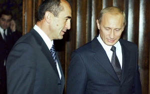 putin-yerevanda-kocaryanin-heyat-yoldasi-ile-gorusub