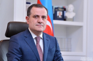 ceyhun-bayramov-fransaya-gedib