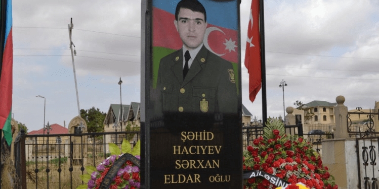 icra-hakimiyyeti-sehidin-ailesine-bulaq-tikmeye-icaze-vermir-foto