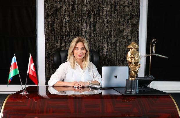 azerbaycanli-is-xanimi-mina-olivianin-turkiyede-ugurlari-foto