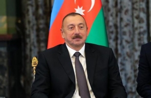 bakida-zirve-gorusu-ilham-eliyev-dovlet-ve-hokumet-bascilarini-qarsilayir