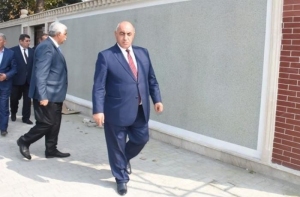 agstafanin-hebs-edilmis-sabiq-icra-bascisinin-oglu-isden-cixarildi