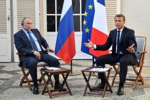 putin-ve-makron-arasinda-telefon-danisigi-olub