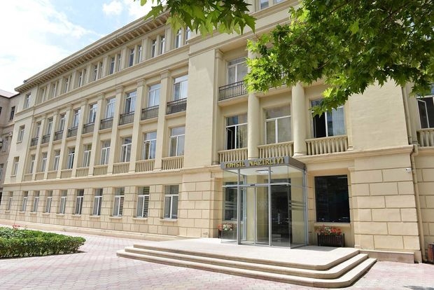 azerbaycanda-bes-yeni-lisey-yaradildi-resmi