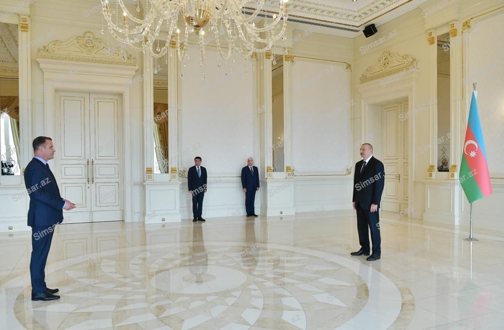 ilham-eliyev-litvanin-yeni-sefirinin-etimadnamesini-qebul-edib