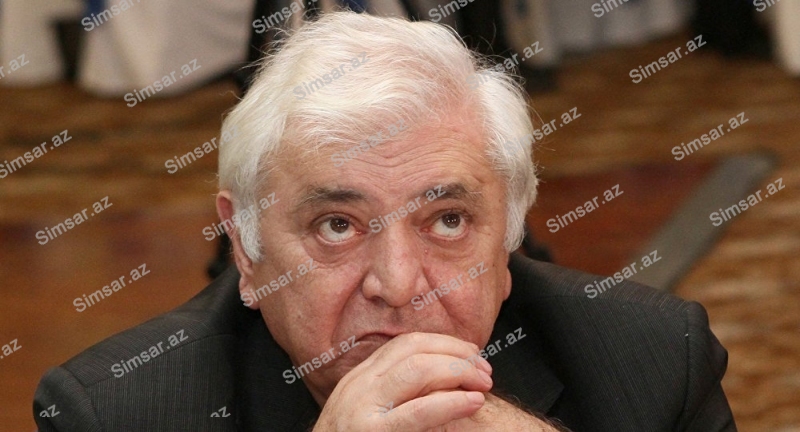 3-cu-sinif-dersliyinde-erotika-var-aqil-abbas