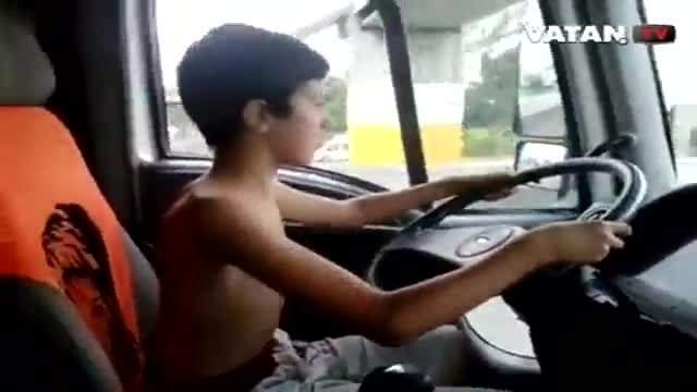 azyaslilar-yuk-masinini-qacirdi-video