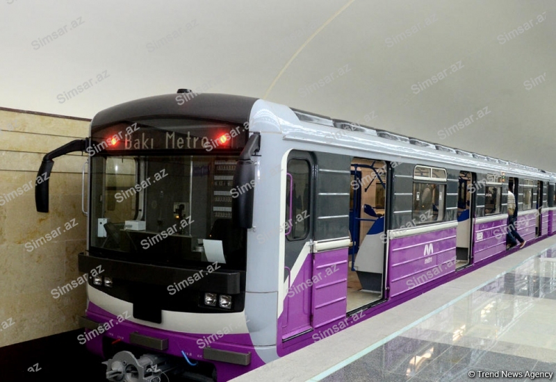 baki-metropoliteni-tarixinde-ilk-qadin-masinist-ise-goturuldu
