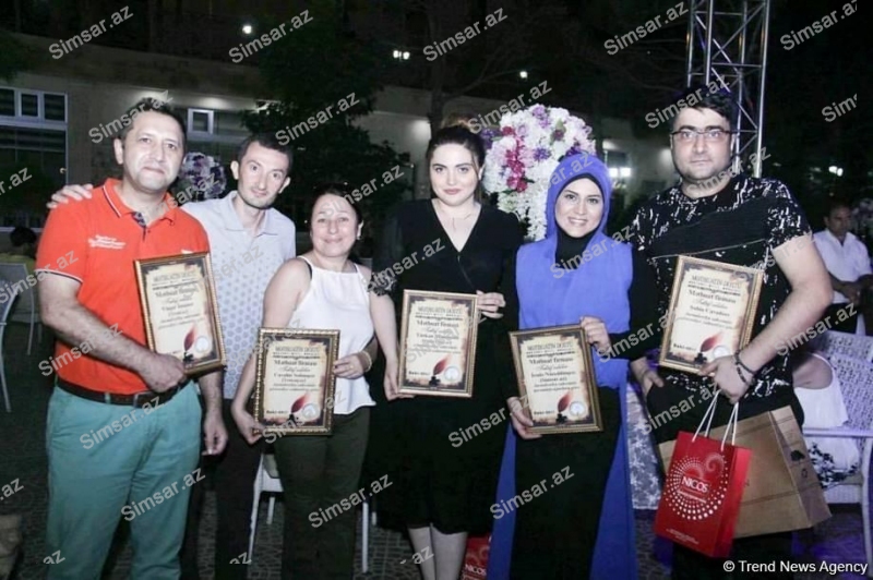 metbuatin-dostu-musteqil-milli-mukafati-teqdim-olunub-foto