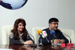 nazperi-dosteliyeva-mene-qoyulan-efir-qadagasinda-memur-eli-var
