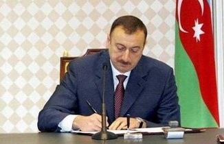 ilham-eliyev-fhn-emekdaslarini-mukafatlandirdi-siyahi