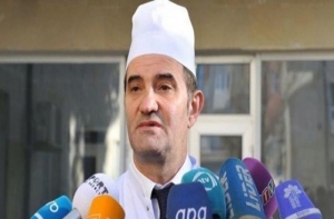 bas-hekim-xarice-mualiceye-getdi-azerbaycanda