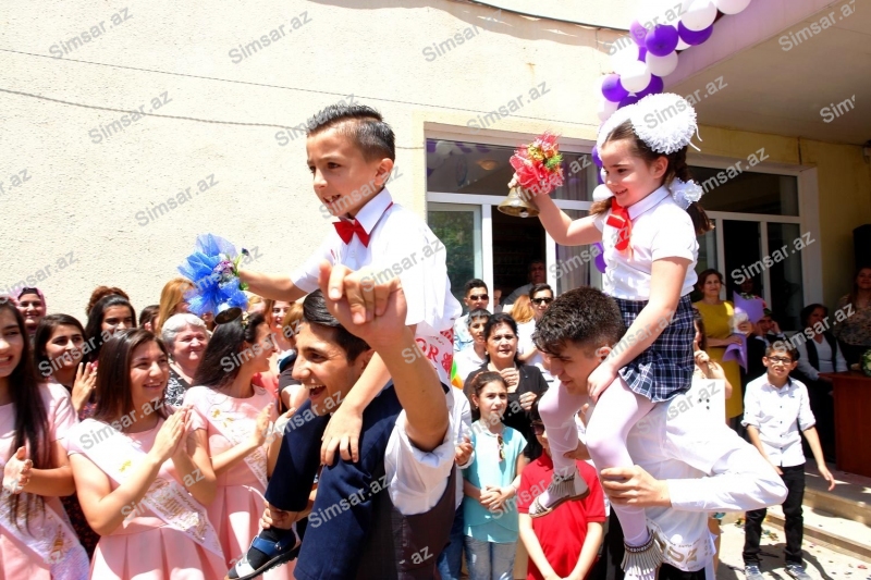 bu-gun-azerbaycan-mekteblerinde-son-zengdir