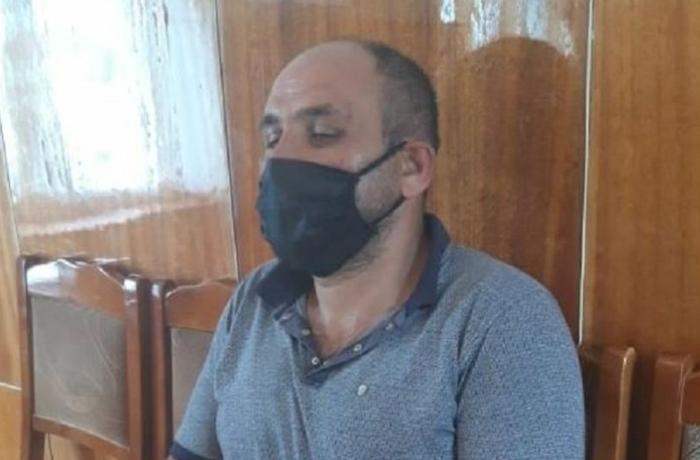 12-bas-ineyi-ogurlayan-qessab-saxlanildi-foto