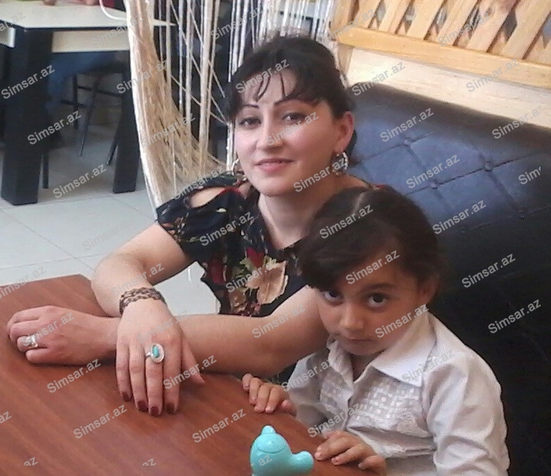 32-yasli-qadin-qizi-ile-birlikde-itib-foto