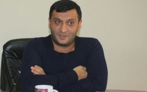 musfiq-abbasovun-evi-elinden-alinir