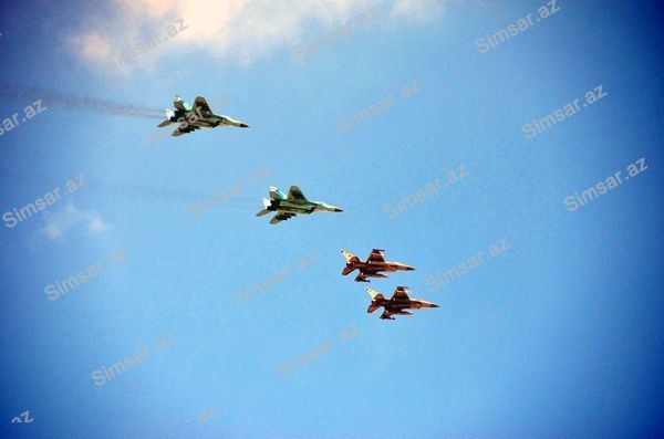 azerbaycanli-herbi-pilotlar-miq-29-larla-telim-kececek