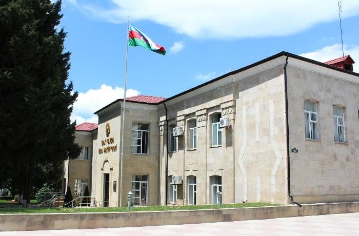 icra-hakimiyyeti-4-ayliq-sirketi-qalib-elan-etdi-10-min-manat-ayirdi