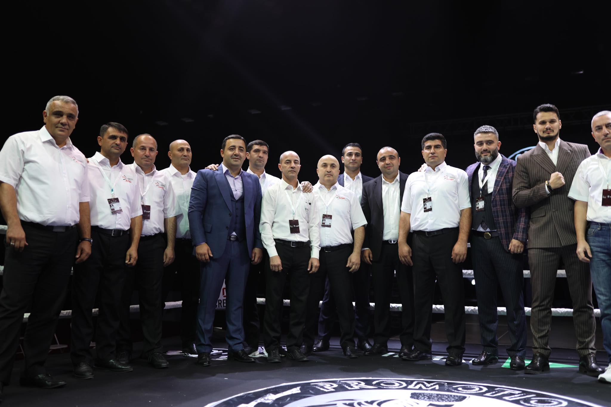zefer-gunune-hesr-olunmus-qarapapaq-pesekar-boks-gecesi-kecirilib