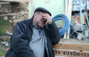 turkiye-daha-bir-guclu-zelzele-ile-sarsildi