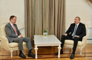 ilham-eliyev-avropa-ittifaqinin-xususi-numayendesini-qebul-edib