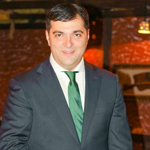 emin-musevi-asan-fm-in-rehberi-oldu