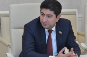 prezident-deputati-icra-bascisi-teyin-etdi