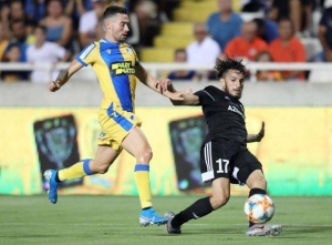 bu-gun-qarabag-apoelle-qarsilasir