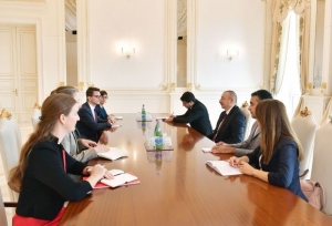 ilham-eliyev-gorus-kecirib-foto