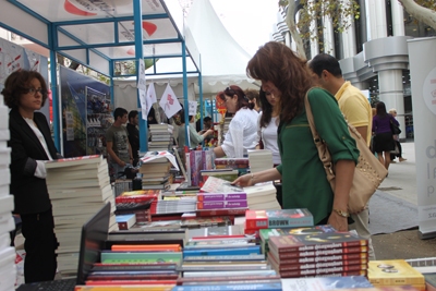 kitab-sergi-yarmarkasi-reportaj-fotosessiya