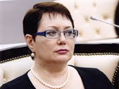 dogus-zamani-olumlere-munasibet-elmira-axundova