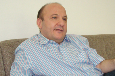huseyn-abdullayev-4-ilden-sonra-ilk-defe-simsaraz-a-danisdi-anons
