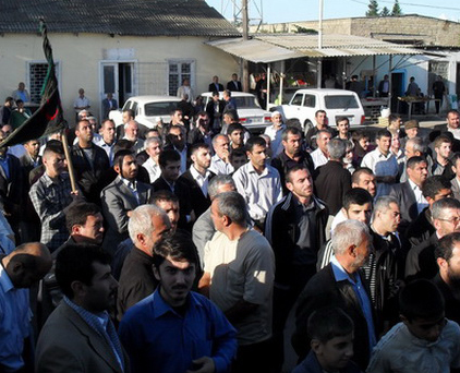 nardaran-yeniden-ayaga-qalxdi