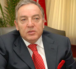 araz-ezimov-hulusi-kilici-qezeblendirdi
