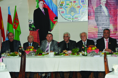 bir-bayramda-iki-onemli-kitab-foto