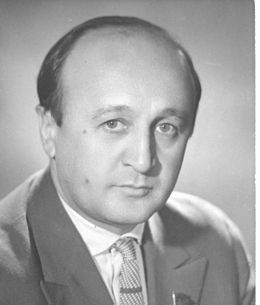 fikret-emirovun-anadan-oldugu-gundur