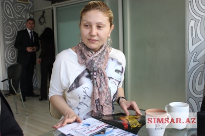 hamiyet-sibel-candan-menim-haqqimda-sorusanda-eseblesirmis-ekskluziv-fotosessiya