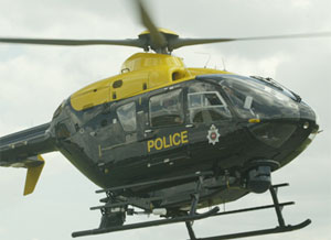 yol-polisine-helikopter-alindi