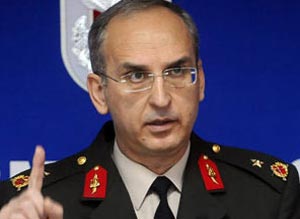 turkiyede-daha-iki-general-hebs-edile-biler