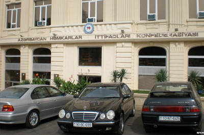 hemkarlar-ittifaqi-maaslardan-uzvluk-haqqi-tutacaq