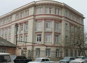 baki-dovlet-universitetinden-180-e-yaxin-telebe-qovulub