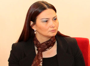 qenire-pasayeva-aspa-dan-dunyaya-seslendi