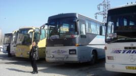 yevlaxda-avtovagzal-qovgasi-bitmir