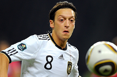 mesut-ozil-avropanin-asistent-krali-ola-biler