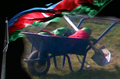 dovlet-bayragi-arabada