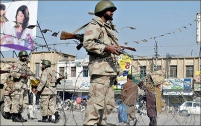 pakistanda-polis-ve-herbciler-hedefe-alinib
