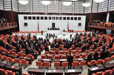 ermeniler-turkiye-parlamentinde-mandat-qazanmaq-ucun-pul-buraxmaga-hazirlasirlar
