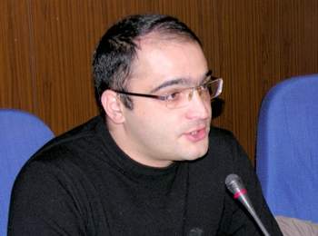 eynulla-fetullayev-prezidentin-dostunu-hebsde-saxlayirsiz